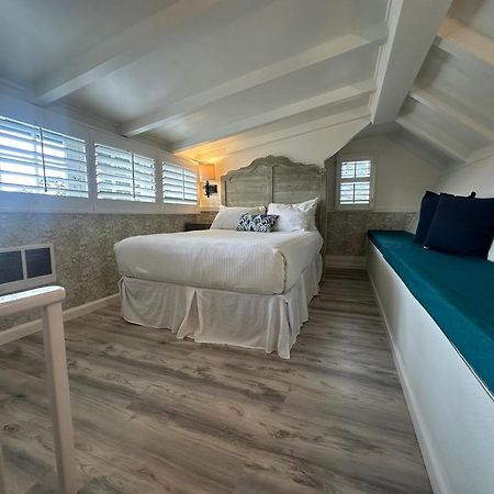 Carmel Green Lantern Inn Bagian luar foto