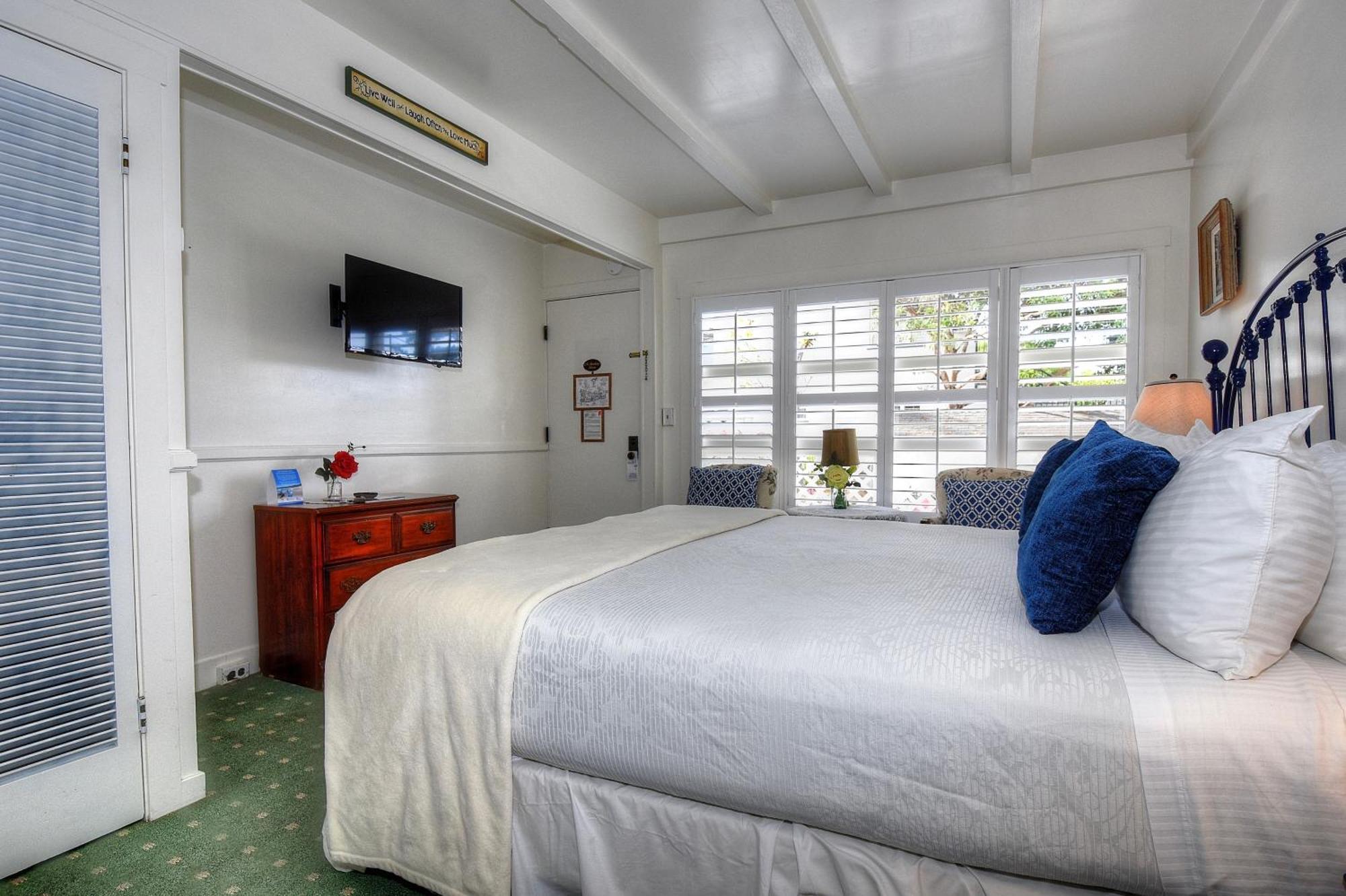 Carmel Green Lantern Inn Bagian luar foto