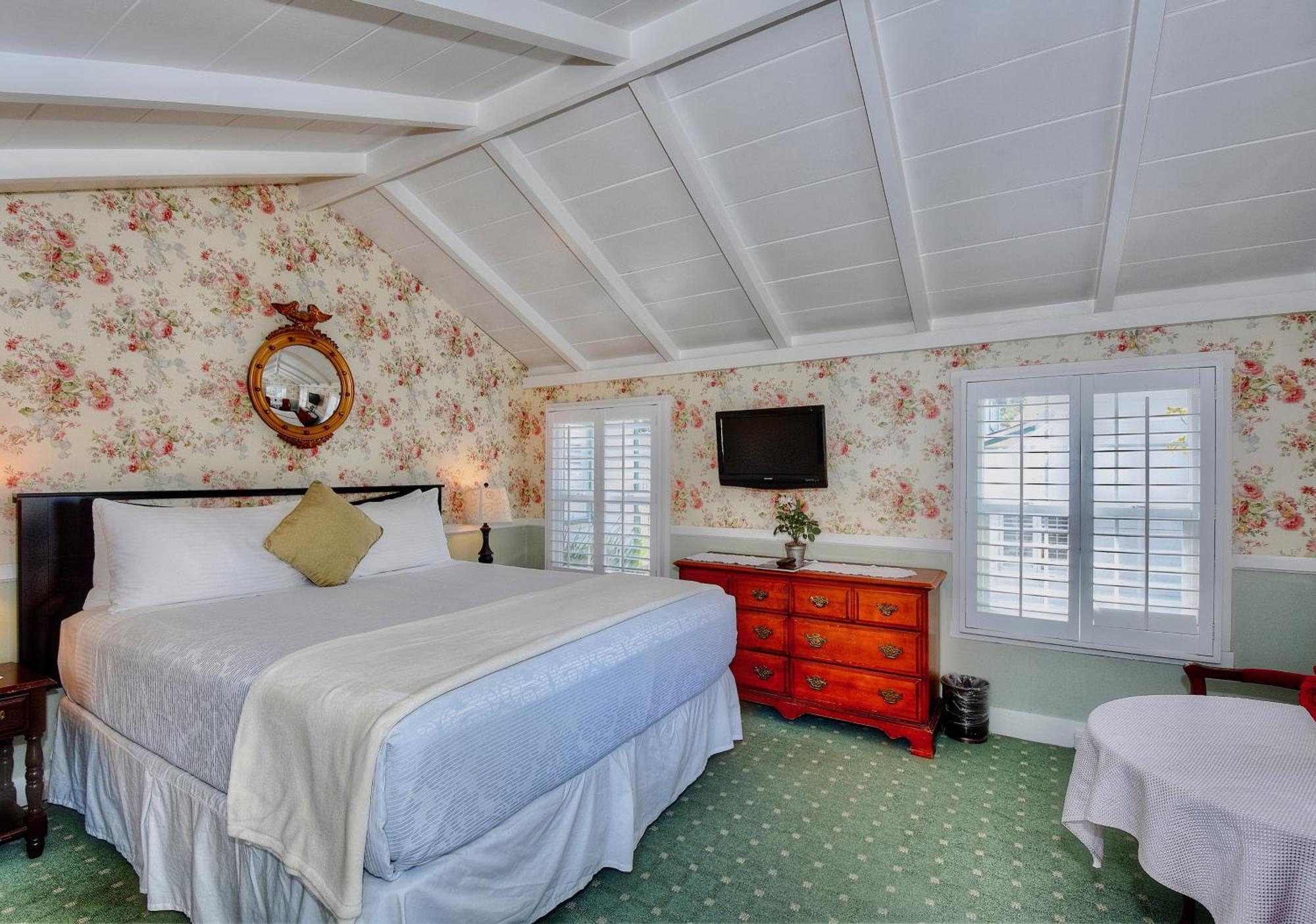 Carmel Green Lantern Inn Bagian luar foto