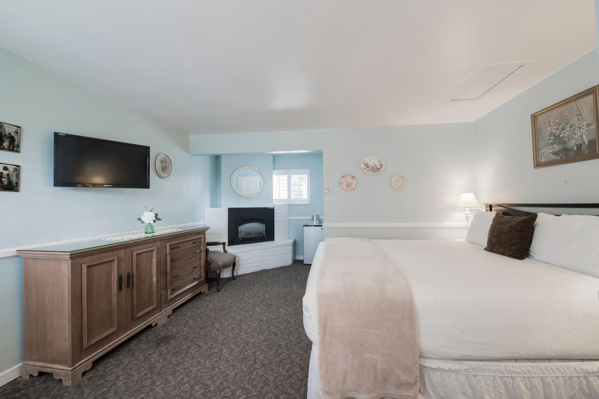 Carmel Green Lantern Inn Bagian luar foto