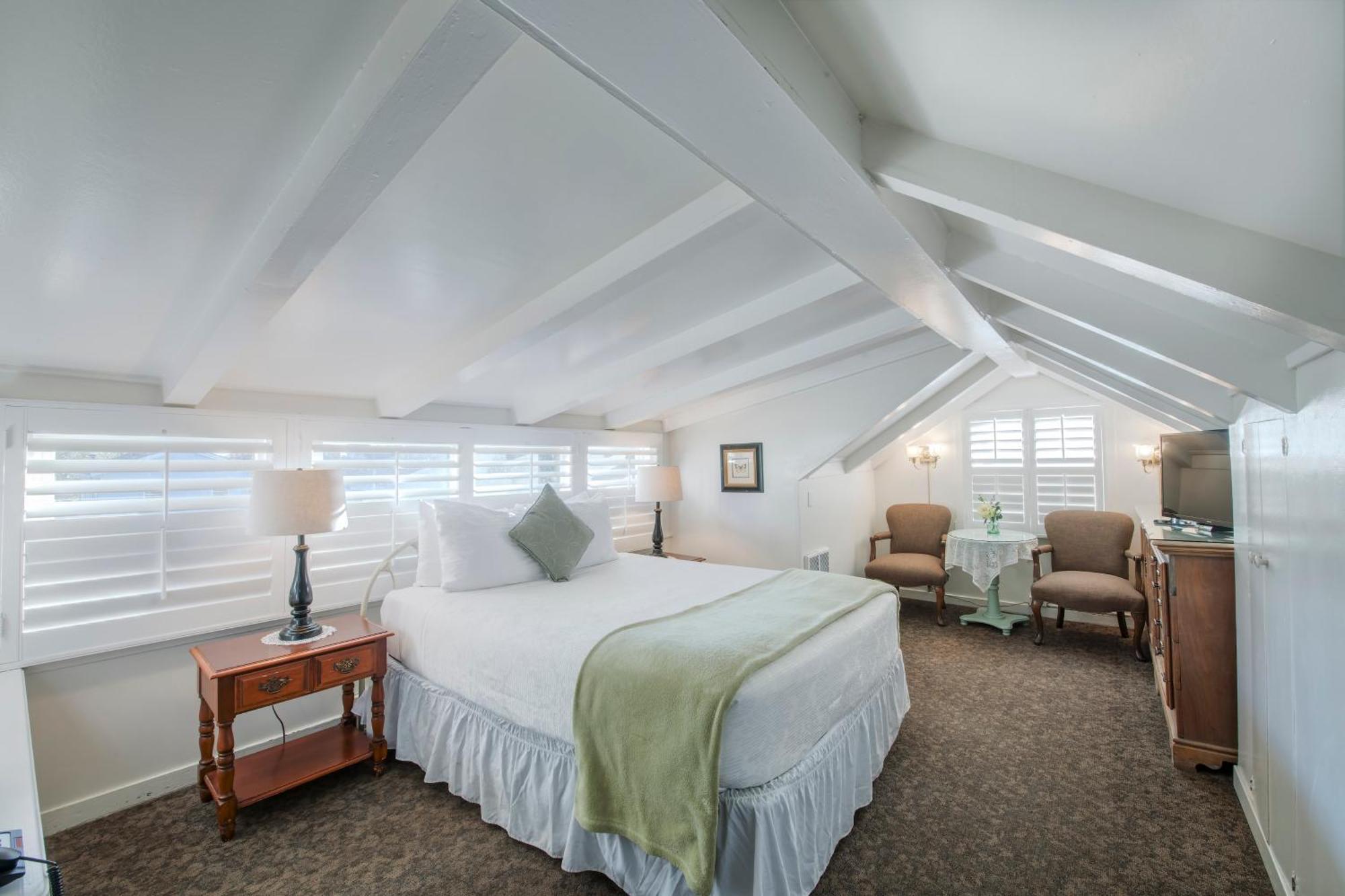Carmel Green Lantern Inn Bagian luar foto