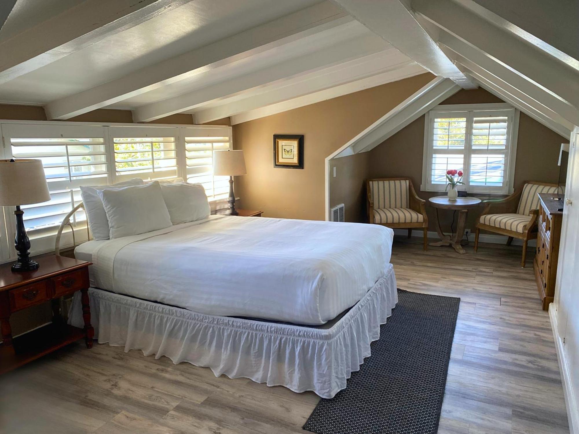 Carmel Green Lantern Inn Bagian luar foto