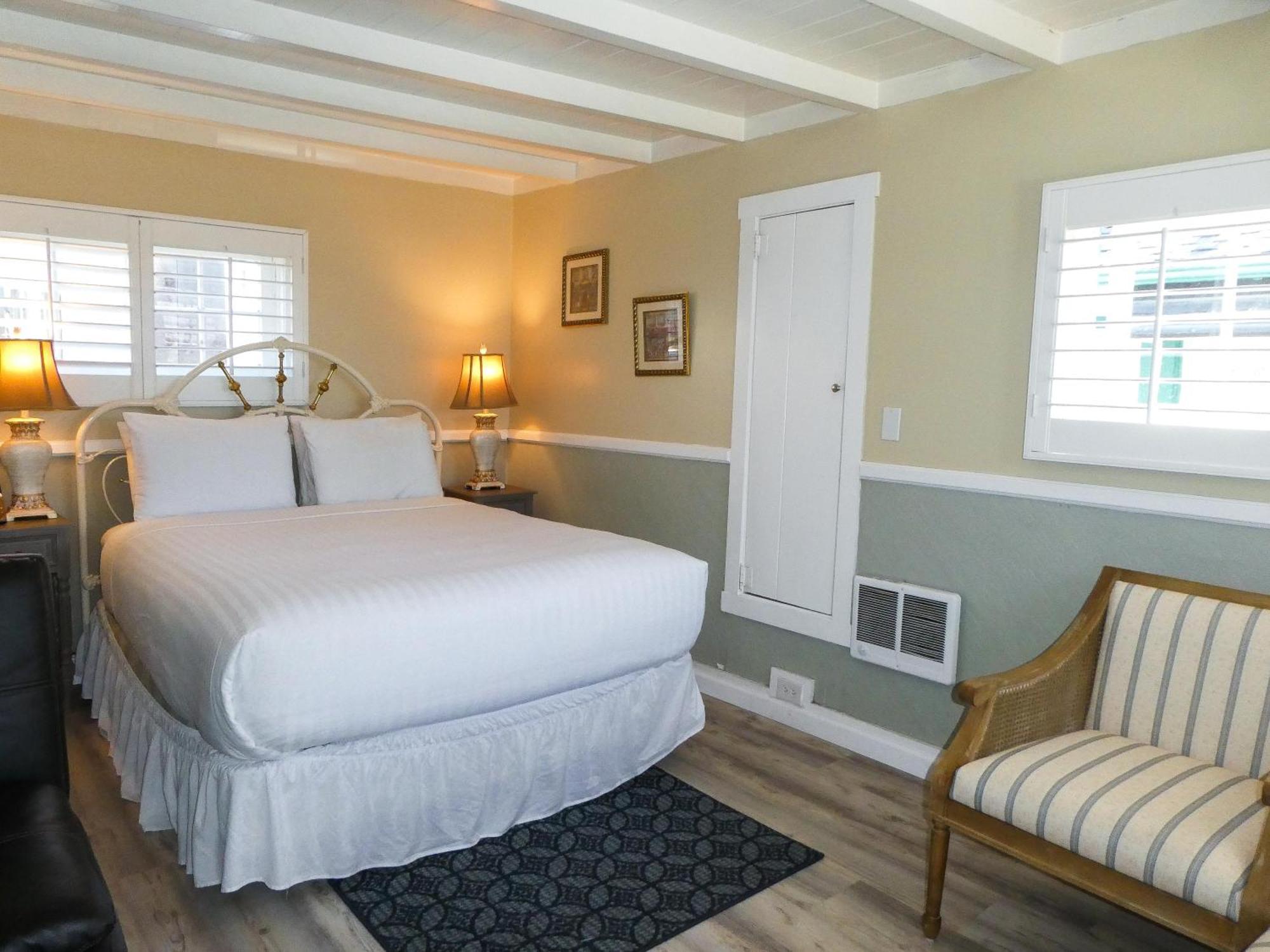 Carmel Green Lantern Inn Bagian luar foto