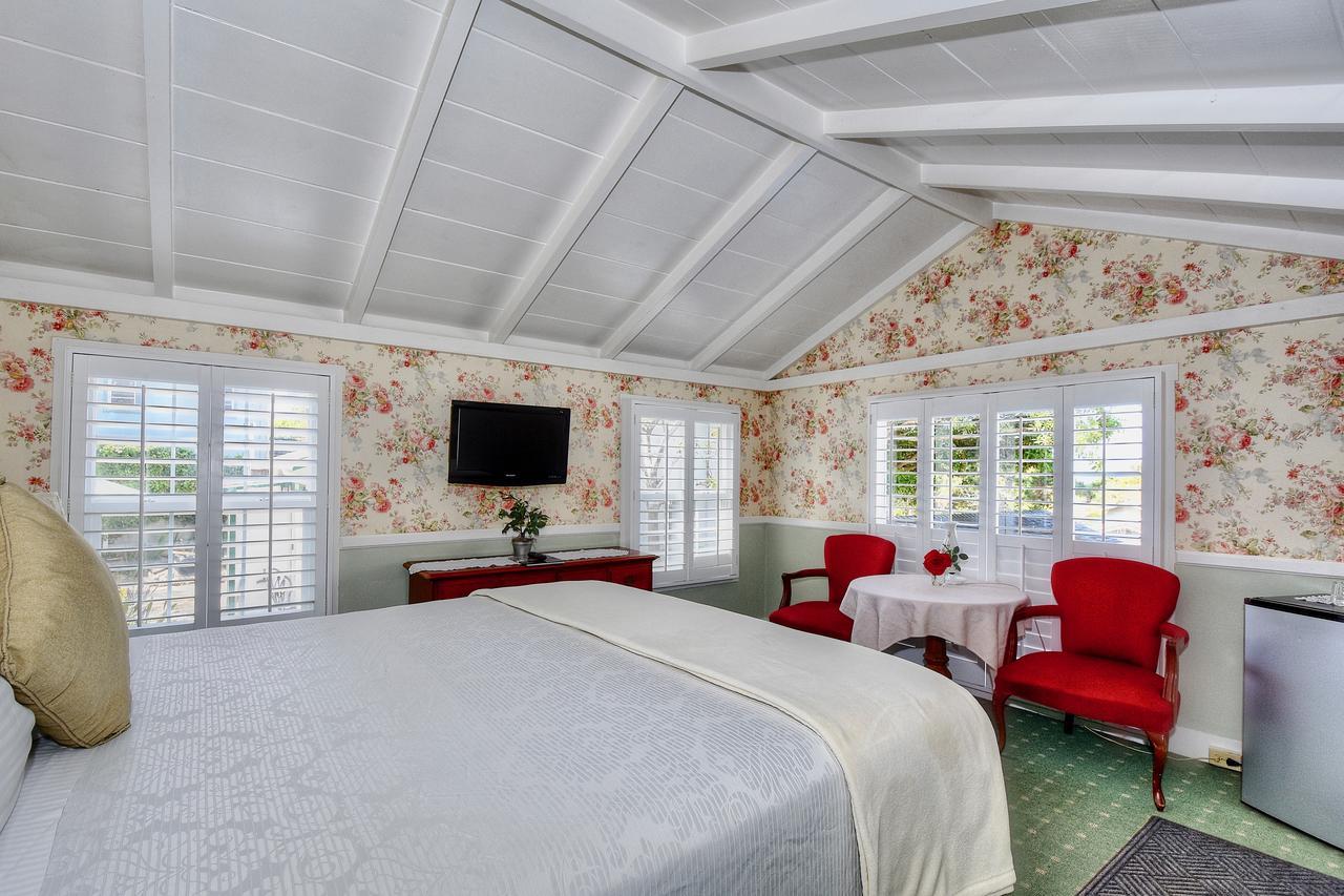 Carmel Green Lantern Inn Bagian luar foto